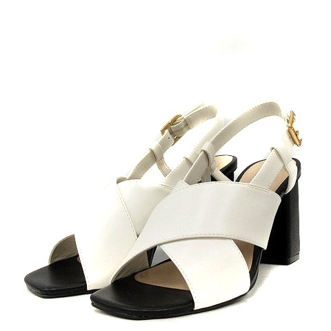 Charles Keith チャールズ キース の買取 ブランド買取 ブランドゥール 21年6月更新